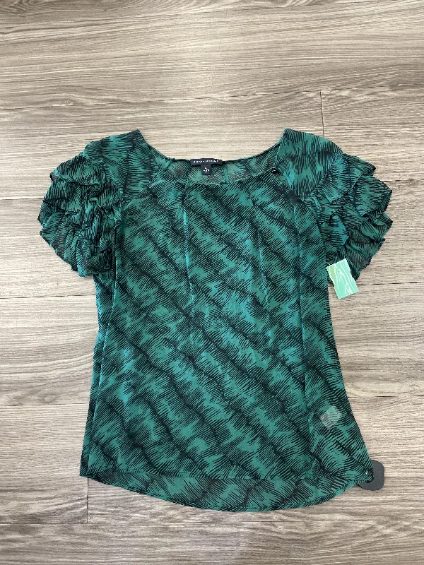 stylish women's T-shirtsGreen Top Short Sleeve Banana Republic, Size M