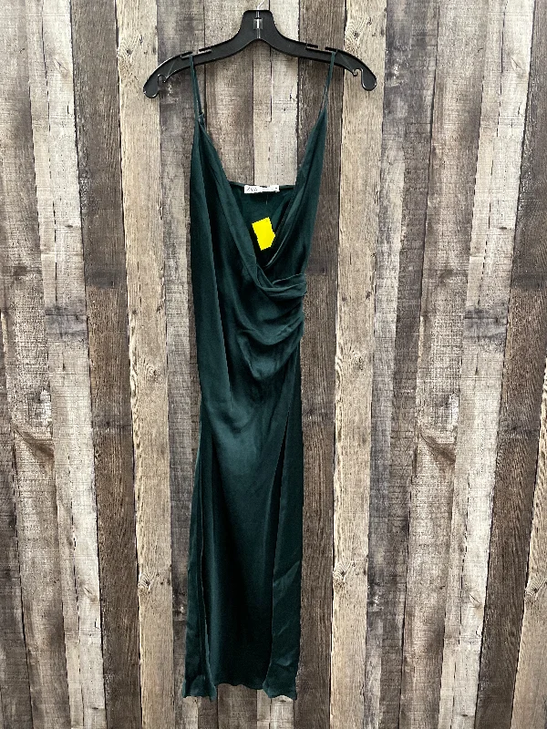 women's curve-hugging dressesDress Casual Maxi By Zara In Green, Size: S