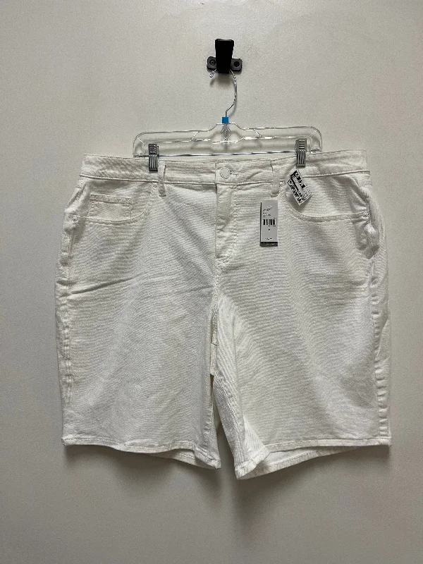 women's chic shortsWhite Shorts Lane Bryant, Size 20